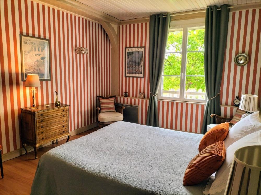 Le Clos Lauradière Cormeilles  Exterior foto